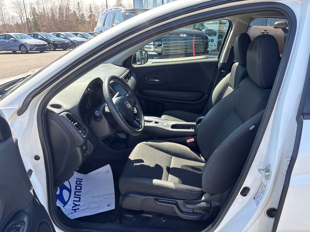 2022 Honda HR-V LX in Bathurst, New Brunswick - 10 - w1024h768px