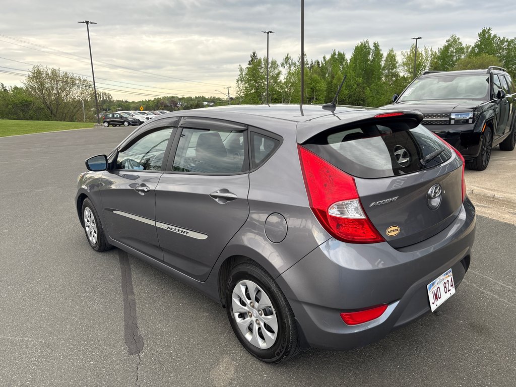Hyundai Accent GL 2015 à Bathurst, Nouveau-Brunswick - 8 - w1024h768px