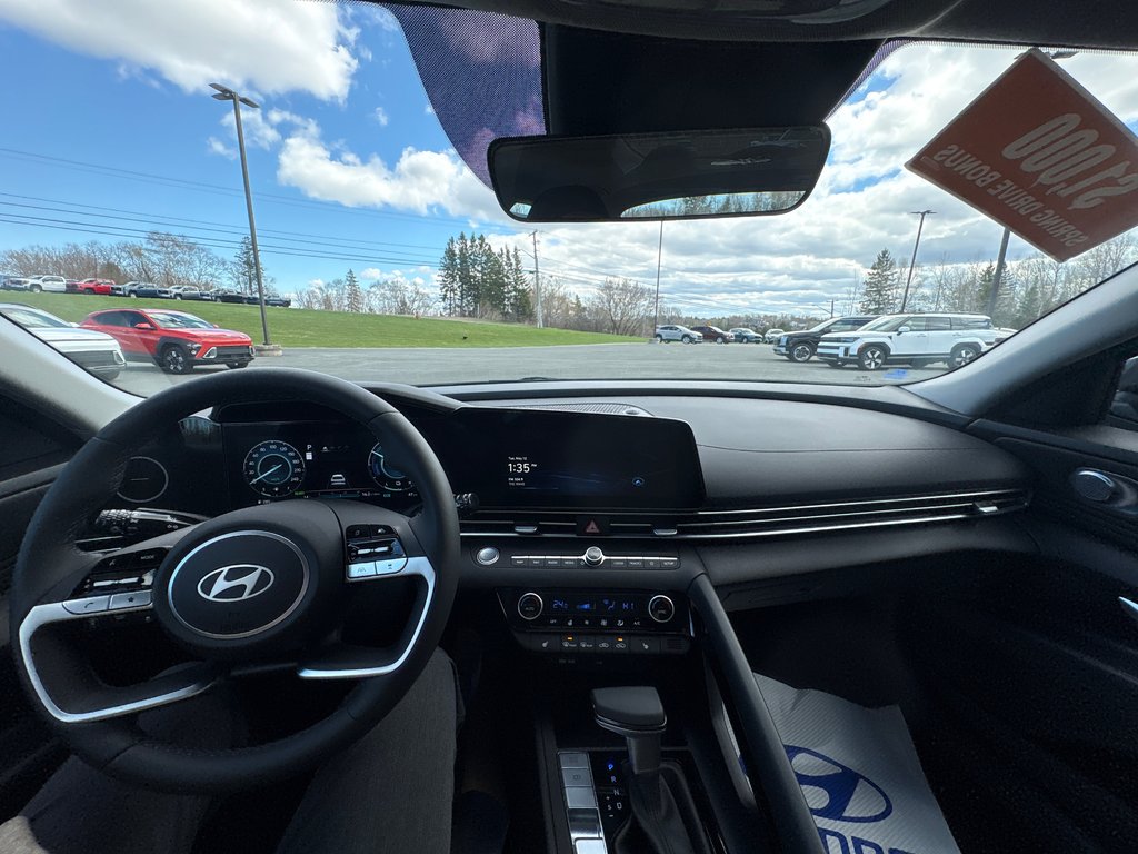 Hyundai Elantra Hybrid Luxury Sedan 2026 à Bathurst, Nouveau-Brunswick - 8 - w1024h768px