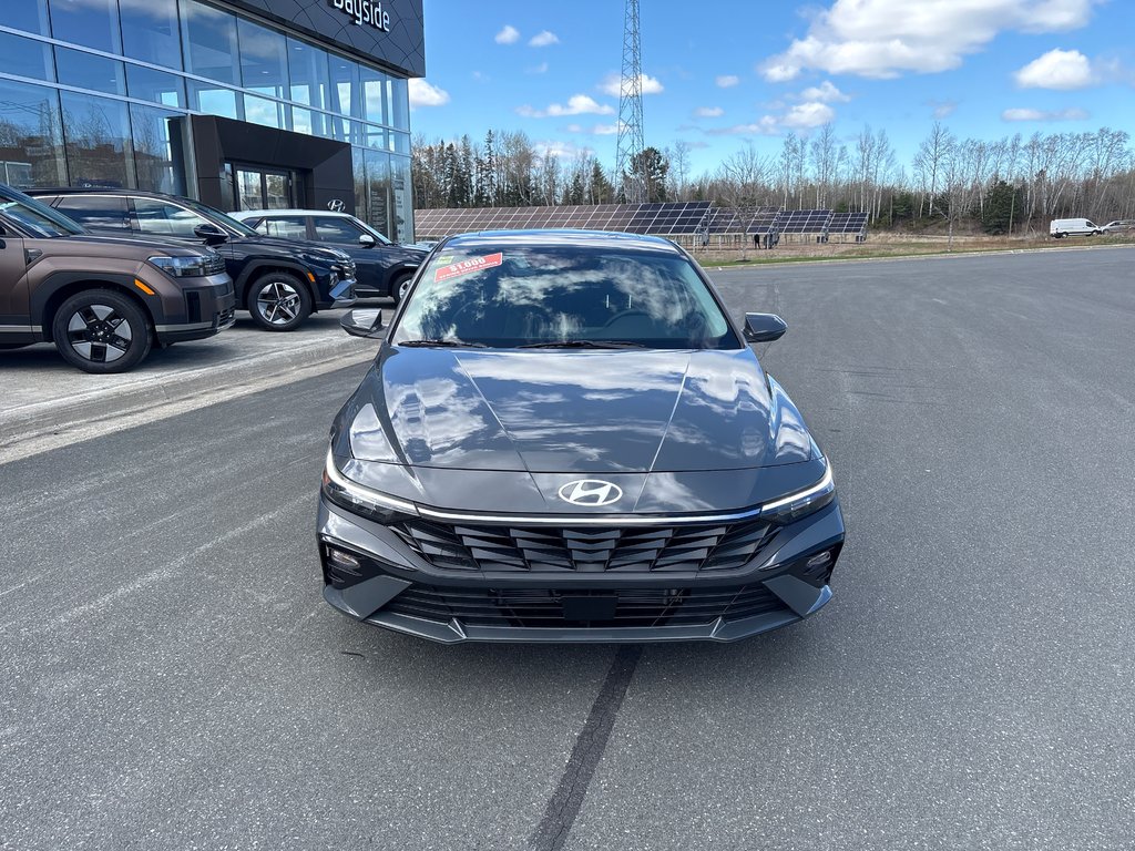 Hyundai Elantra Hybrid Luxury Sedan 2026 à Bathurst, Nouveau-Brunswick - 2 - w1024h768px