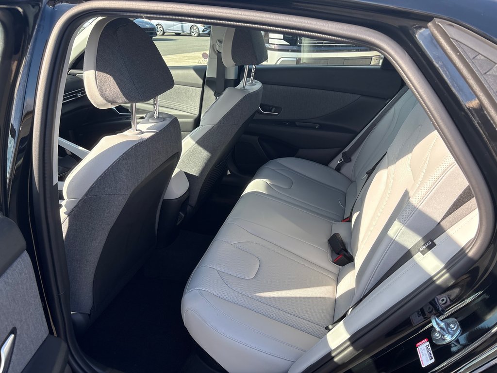 Hyundai Elantra Hybrid Luxury Sedan w/Two-Tone Interior 2026 à Bathurst, Nouveau-Brunswick - 7 - w1024h768px