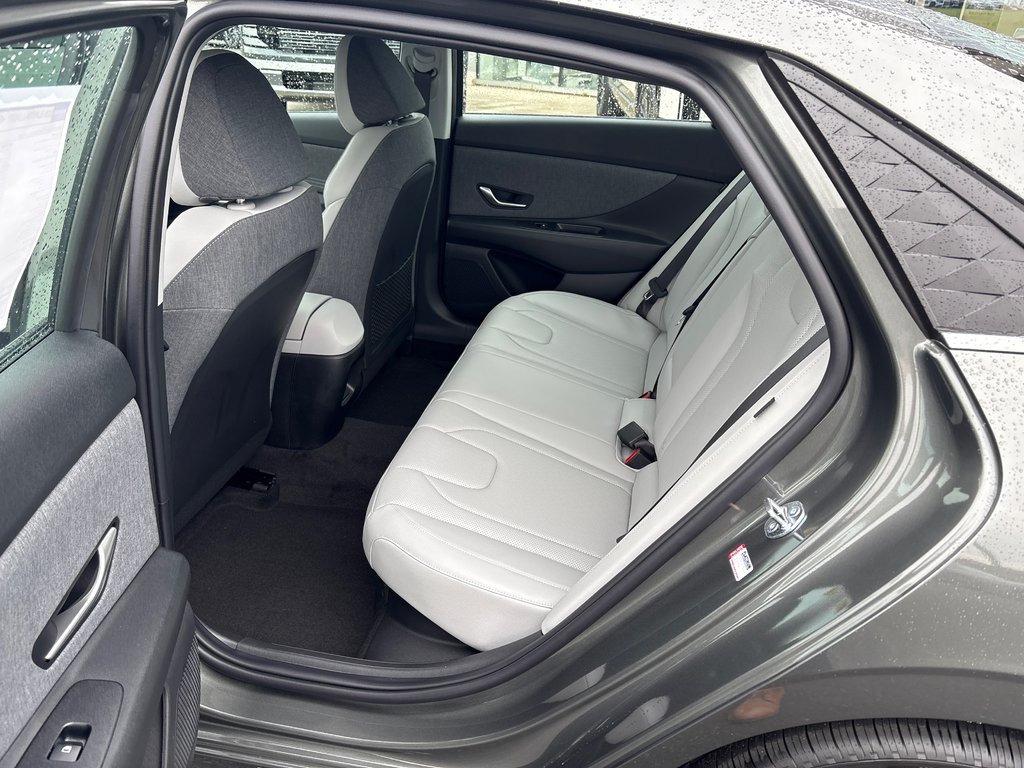 2026 Hyundai Elantra Hybrid Luxury Sedan w/Two-Tone Interior in Bathurst, New Brunswick - 7 - w1024h768px