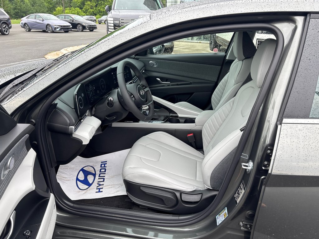2026 Hyundai Elantra Hybrid Luxury Sedan w/Two-Tone Interior in Bathurst, New Brunswick - 6 - w1024h768px