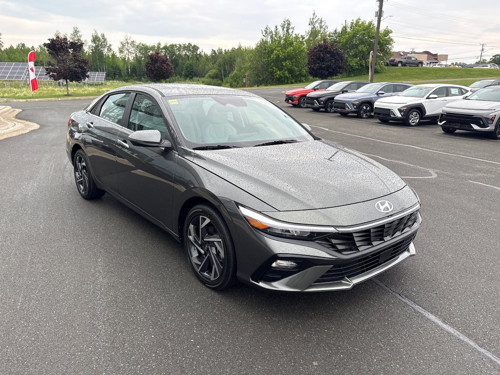 2026 Hyundai Elantra Hybrid Luxury Sedan w/Two-Tone Interior in Bathurst, New Brunswick - 9 - w1024h768px
