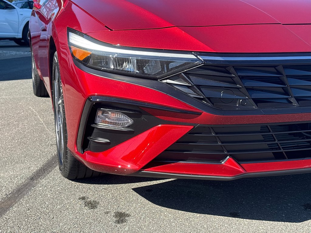 2026 Hyundai Elantra Hybrid Luxury Sedan in Bathurst, New Brunswick - 3 - w1024h768px