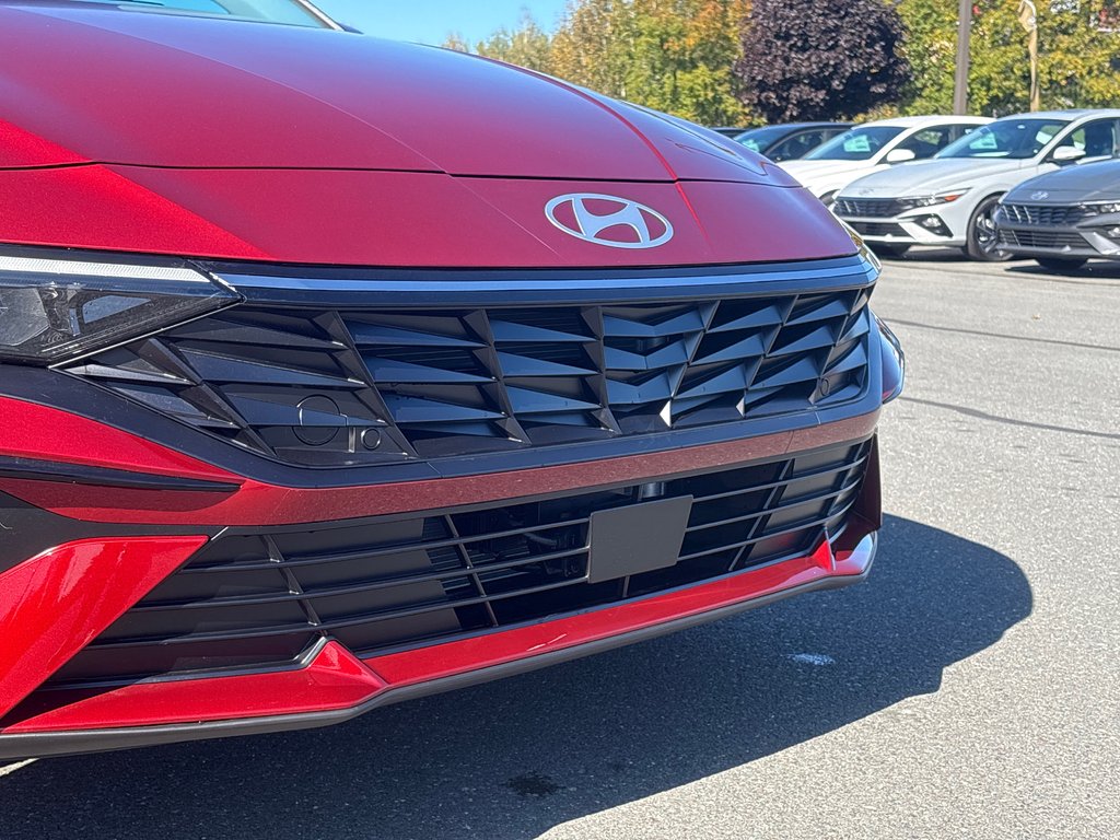 2026 Hyundai Elantra Hybrid Luxury Sedan in Bathurst, New Brunswick - 4 - w1024h768px