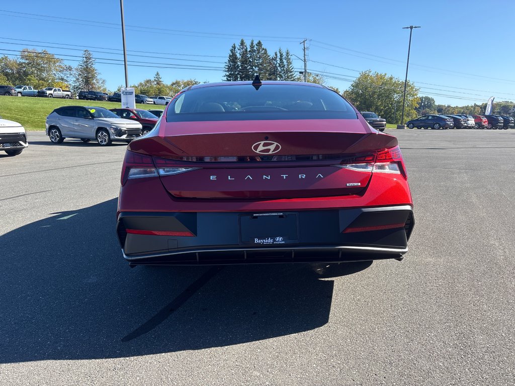 2026 Hyundai Elantra Hybrid Luxury Sedan in Bathurst, New Brunswick - 8 - w1024h768px
