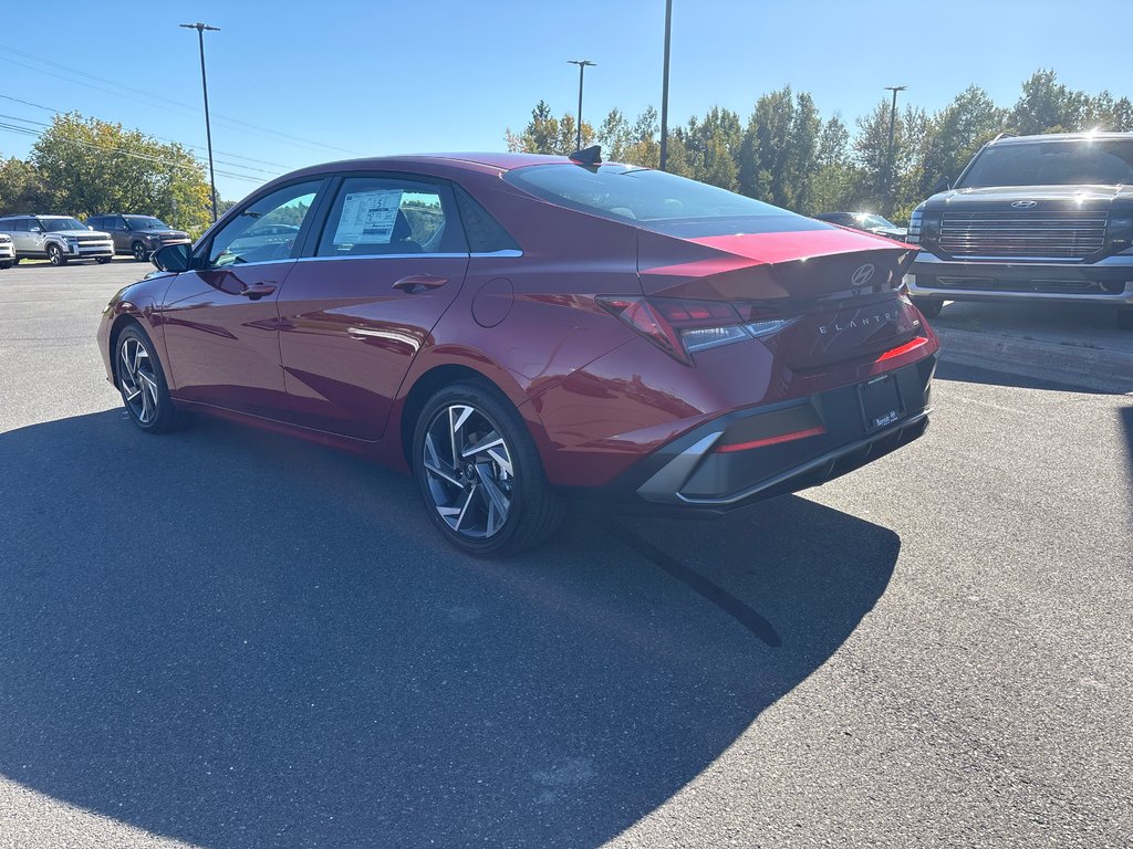2026 Hyundai Elantra Hybrid Luxury Sedan in Bathurst, New Brunswick - 9 - w1024h768px