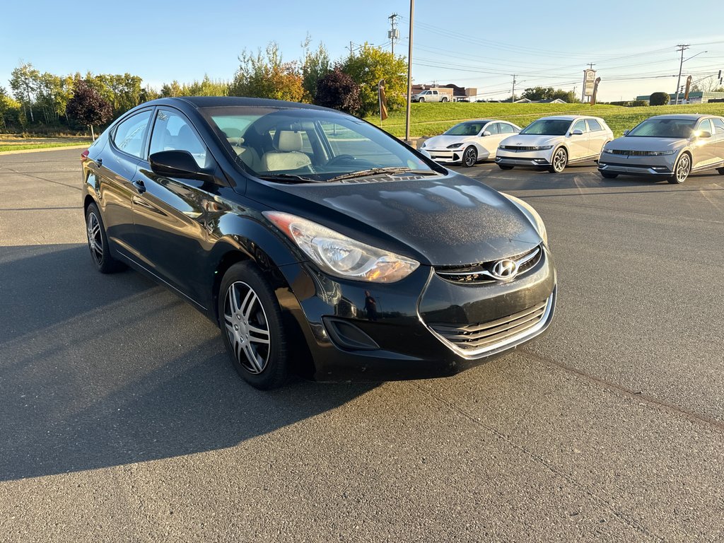 2013  Elantra GL in Bathurst, New Brunswick - 3 - w1024h768px