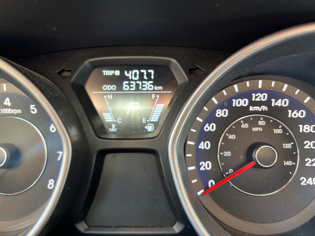 Hyundai Elantra GL 2013 à Bathurst, Nouveau-Brunswick - 13 - w1024h768px