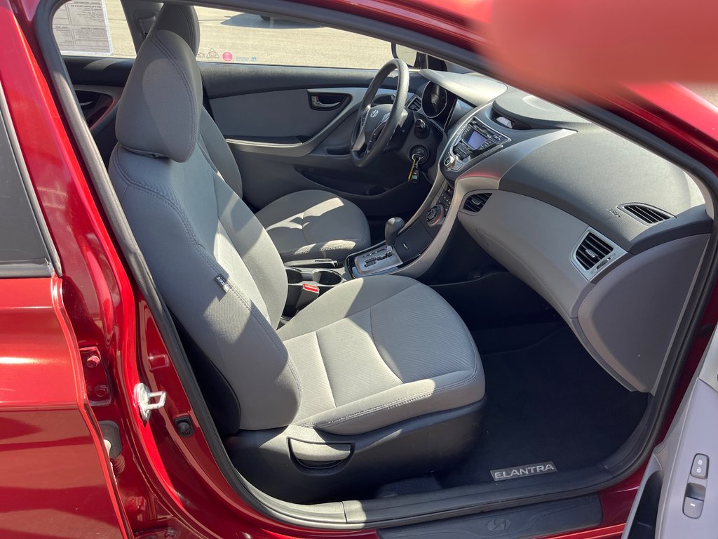 Hyundai Elantra GL 2013 à Bathurst, Nouveau-Brunswick - 9 - w1024h768px