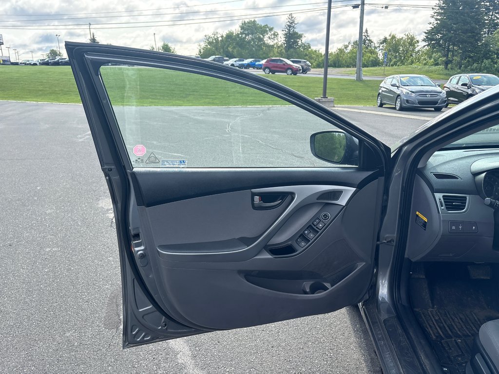 Hyundai Elantra GL 2014 à Bathurst, Nouveau-Brunswick - 23 - w1024h768px