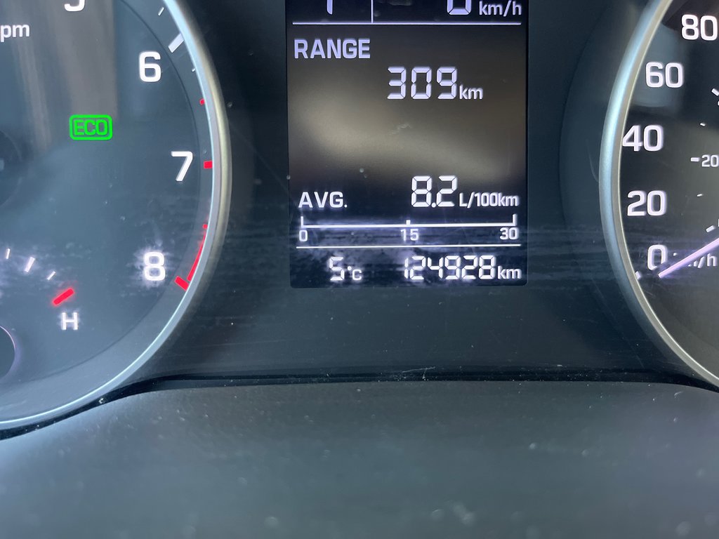 Hyundai Elantra LE 2017 à Bathurst, Nouveau-Brunswick - 16 - w1024h768px