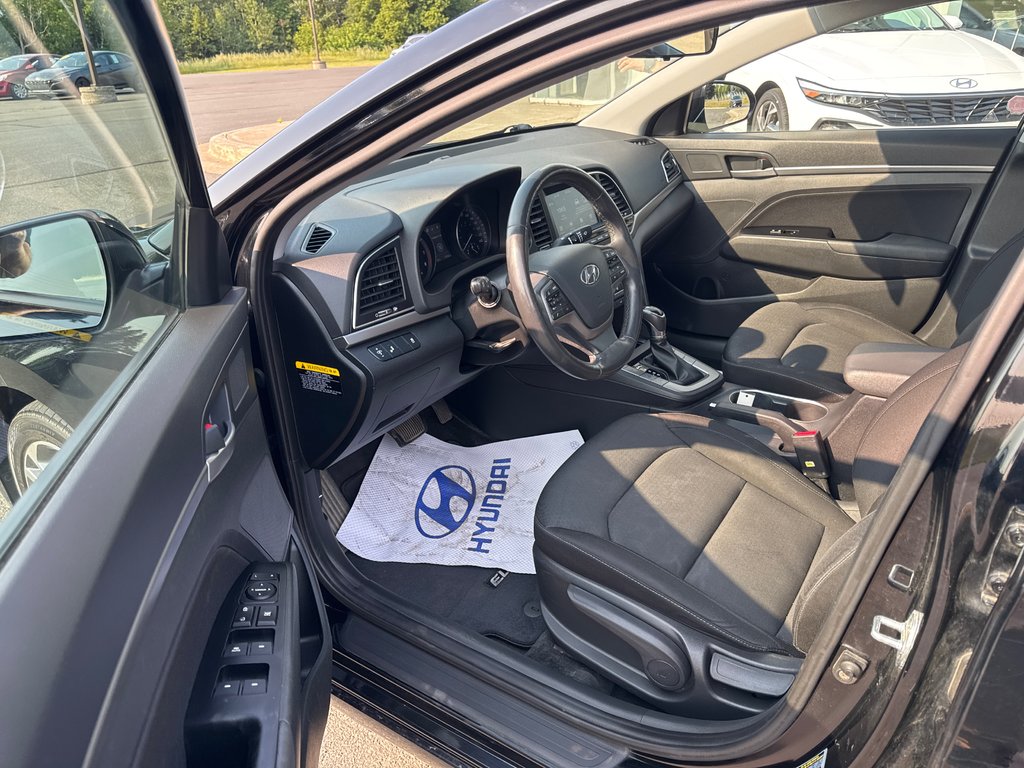 2017 Hyundai Elantra GLS in Bathurst, New Brunswick - 11 - w1024h768px