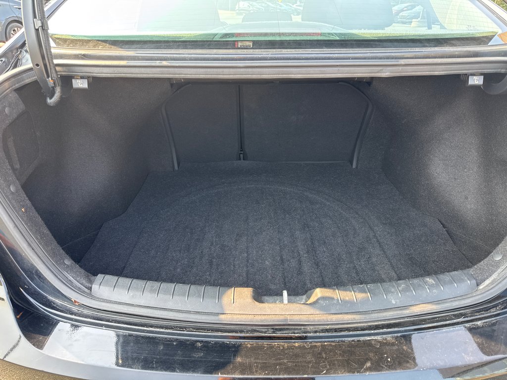 2017 Hyundai Elantra GLS in Bathurst, New Brunswick - 15 - w1024h768px