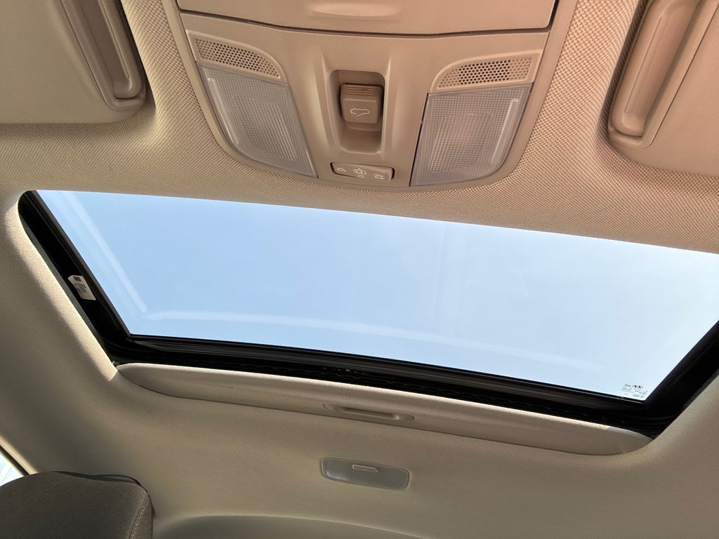2017 Hyundai Elantra GLS in Bathurst, New Brunswick - 18 - w1024h768px