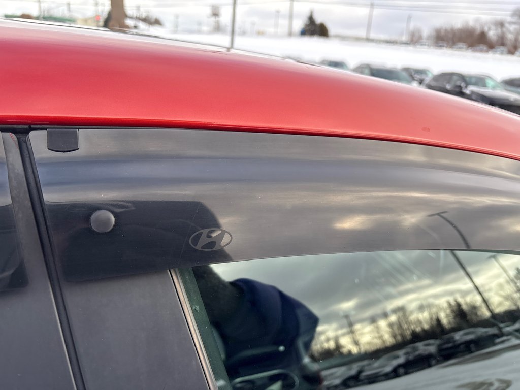 Hyundai Elantra GLS 2017 à Bathurst, Nouveau-Brunswick - 13 - w1024h768px