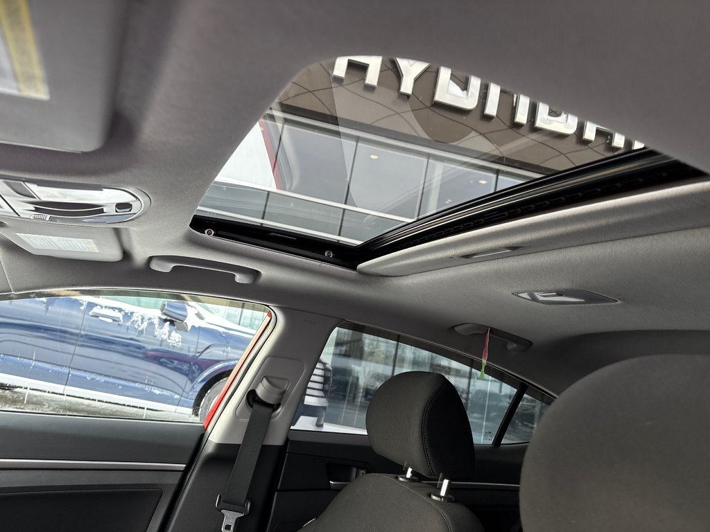 Hyundai Elantra GLS 2017 à Bathurst, Nouveau-Brunswick - 17 - w1024h768px