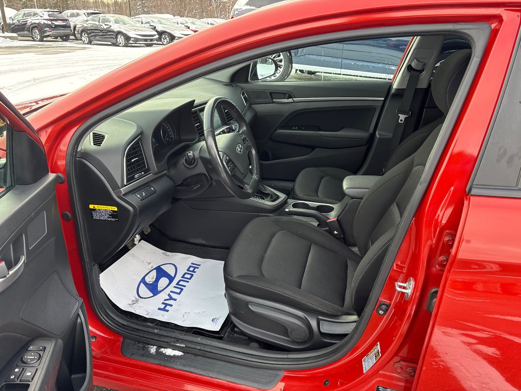 Hyundai Elantra GLS 2017 à Bathurst, Nouveau-Brunswick - 8 - w1024h768px