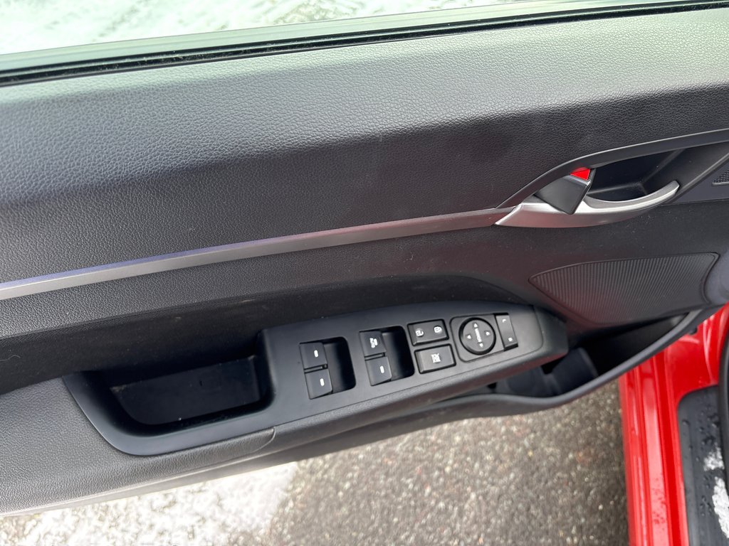 Hyundai Elantra GLS 2017 à Bathurst, Nouveau-Brunswick - 10 - w1024h768px