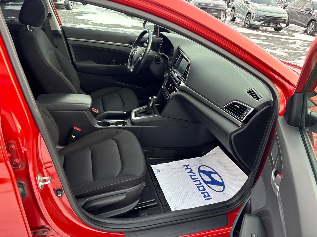 Hyundai Elantra GLS 2017 à Bathurst, Nouveau-Brunswick - 12 - w1024h768px