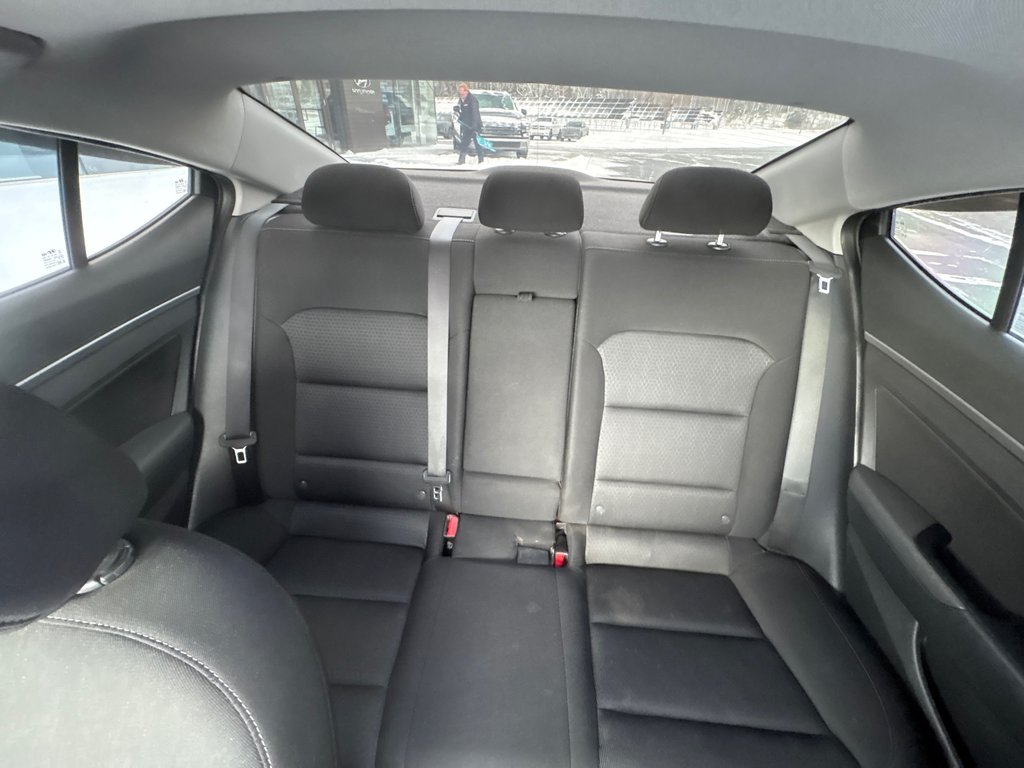 Hyundai Elantra GLS 2017 à Bathurst, Nouveau-Brunswick - 19 - w1024h768px