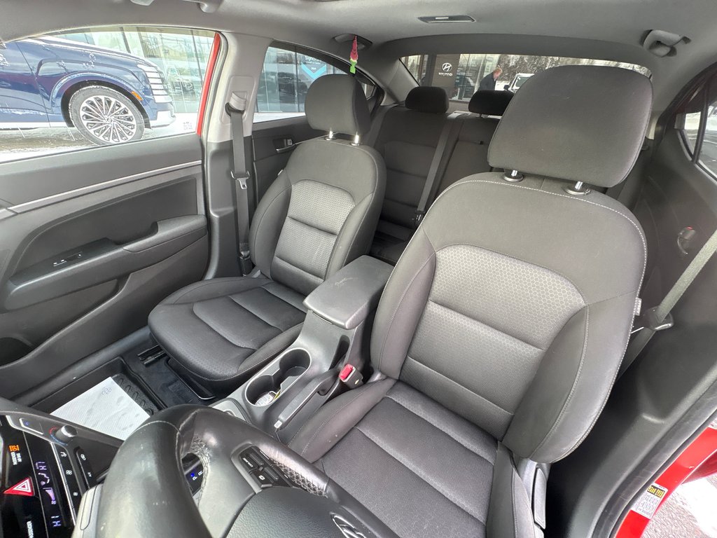 Hyundai Elantra GLS 2017 à Bathurst, Nouveau-Brunswick - 18 - w1024h768px