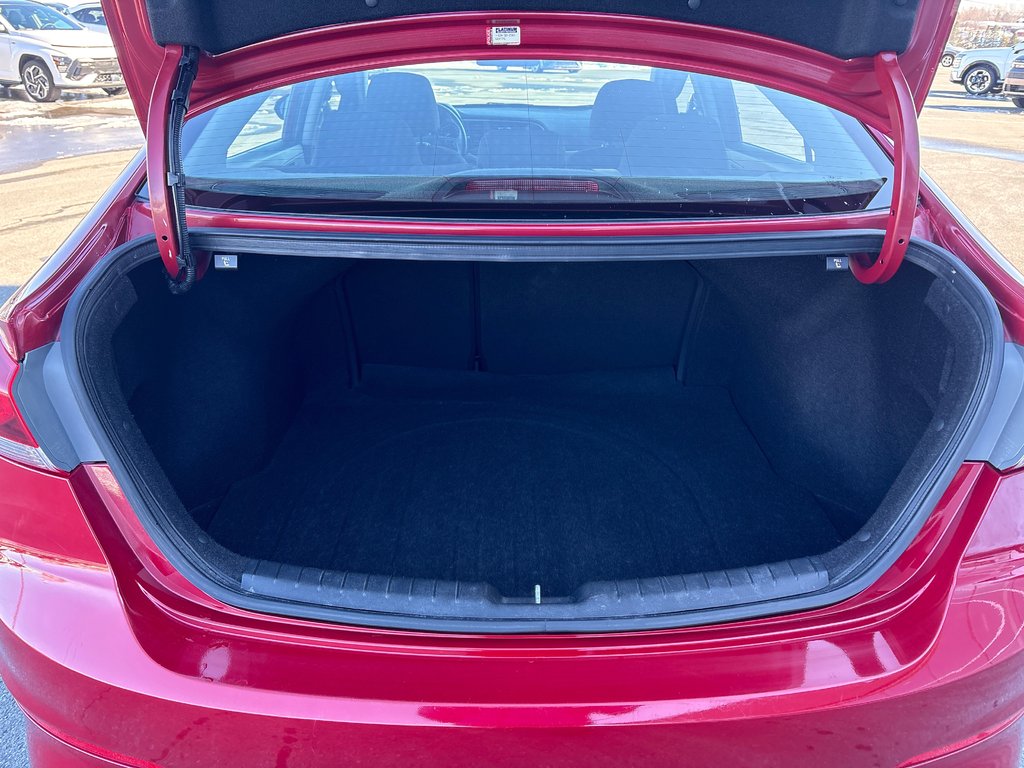 Hyundai Elantra GL 2018 à Bathurst, Nouveau-Brunswick - 12 - w1024h768px