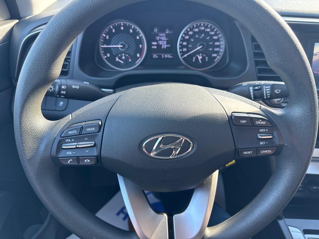 2020  Elantra Essential in Bathurst, New Brunswick - 18 - w1024h768px