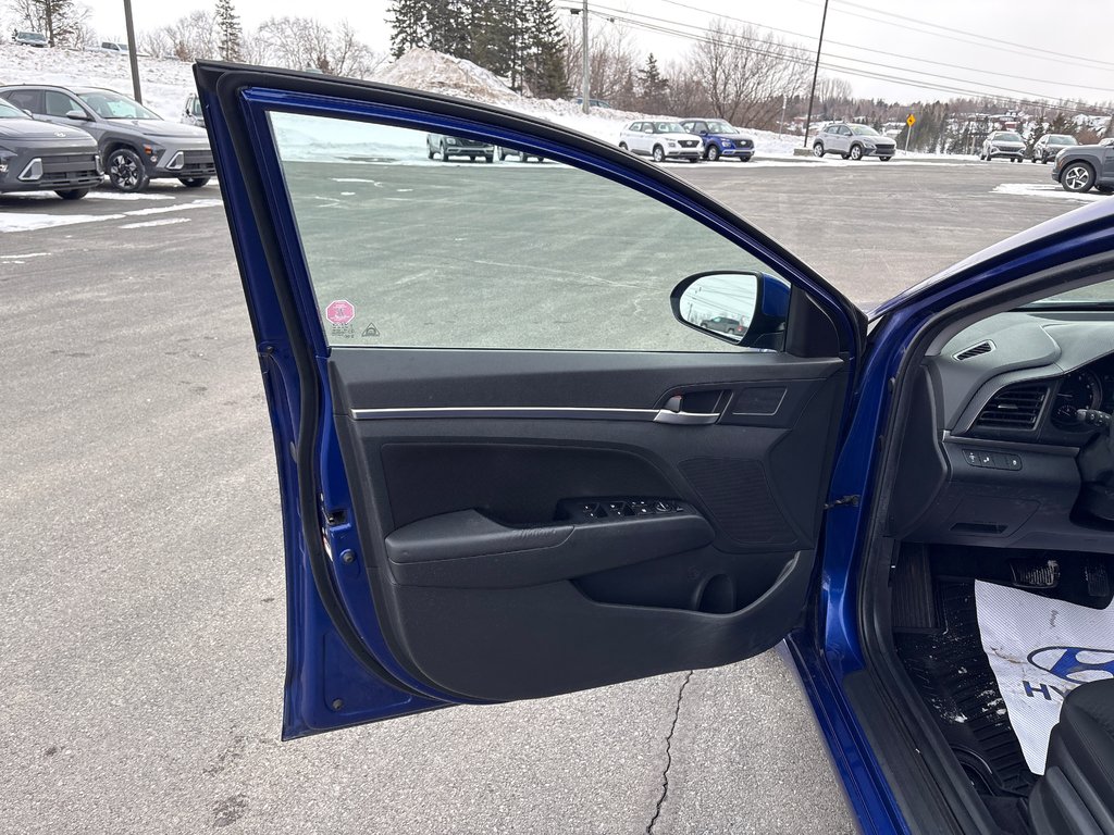 2020 Hyundai Elantra Preferred in Bathurst, New Brunswick - 25 - w1024h768px