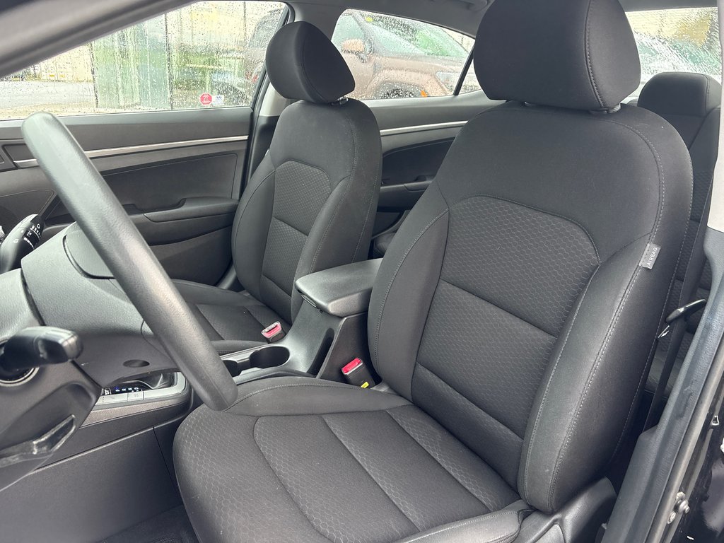 Hyundai Elantra Essential 2020 à Bathurst, Nouveau-Brunswick - 8 - w1024h768px
