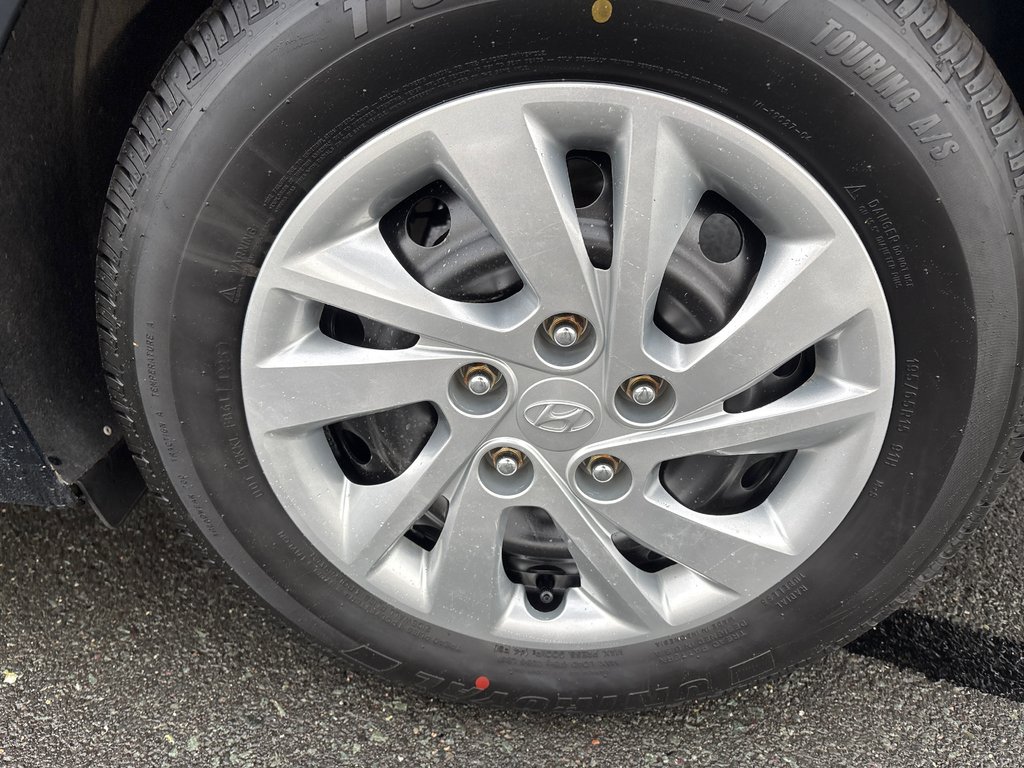 Hyundai Elantra Essential 2020 à Bathurst, Nouveau-Brunswick - 10 - w1024h768px