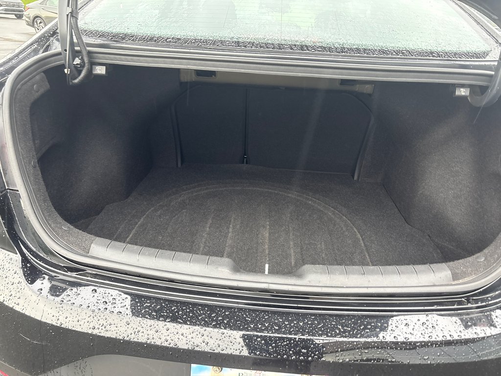 Hyundai Elantra Essential 2020 à Bathurst, Nouveau-Brunswick - 11 - w1024h768px
