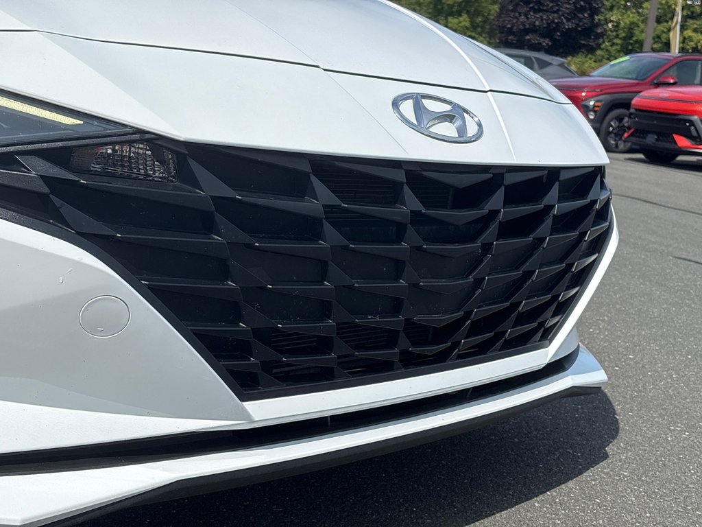 2021 Hyundai Elantra Essential in Bathurst, New Brunswick - 4 - w1024h768px