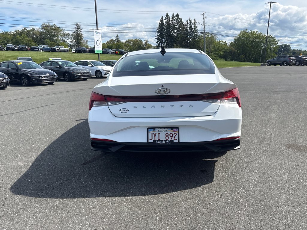 2021 Hyundai Elantra Essential in Bathurst, New Brunswick - 8 - w1024h768px
