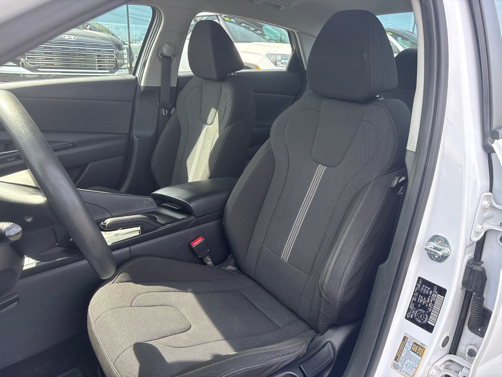 2021 Hyundai Elantra Essential in Bathurst, New Brunswick - 10 - w1024h768px