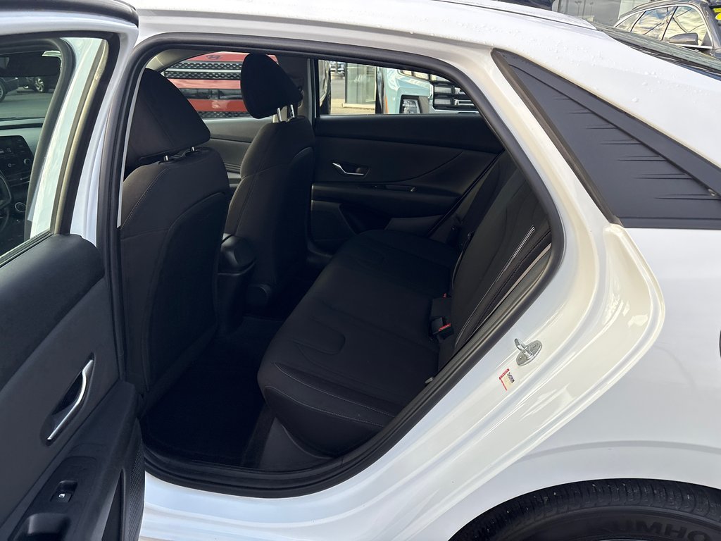 2022 Hyundai Elantra Preferred in Bathurst, New Brunswick - 11 - w1024h768px