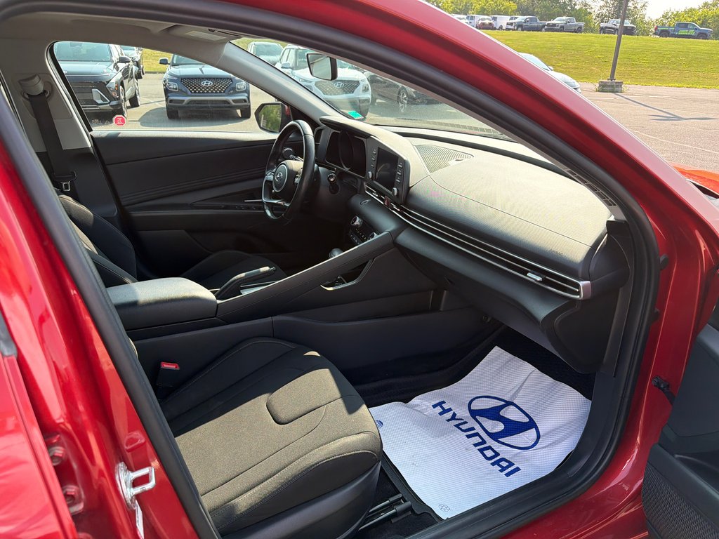 2022 Hyundai Elantra Preferred in Bathurst, New Brunswick - 7 - w1024h768px