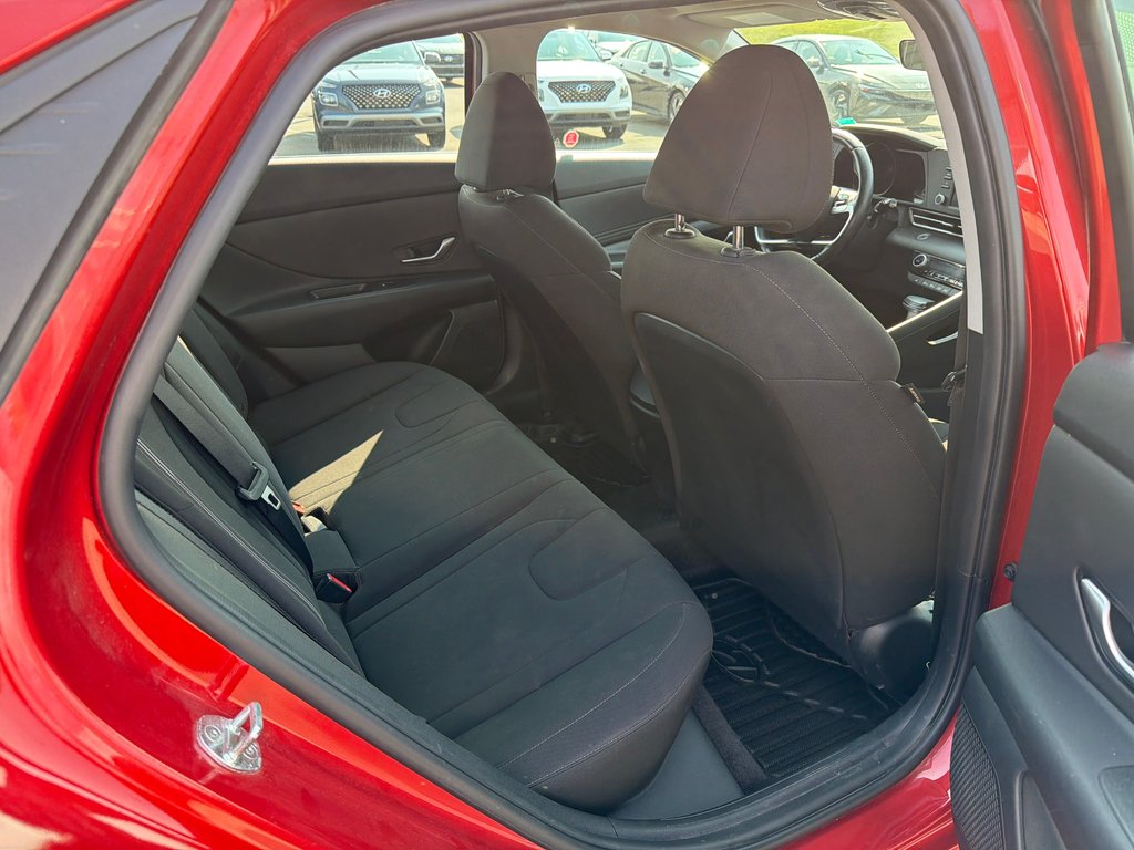 2022 Hyundai Elantra Preferred in Bathurst, New Brunswick - 8 - w1024h768px