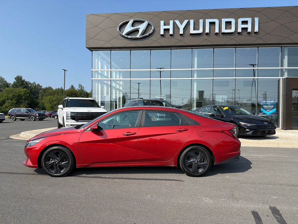 2022 Hyundai Elantra Preferred in Bathurst, New Brunswick - 3 - w1024h768px