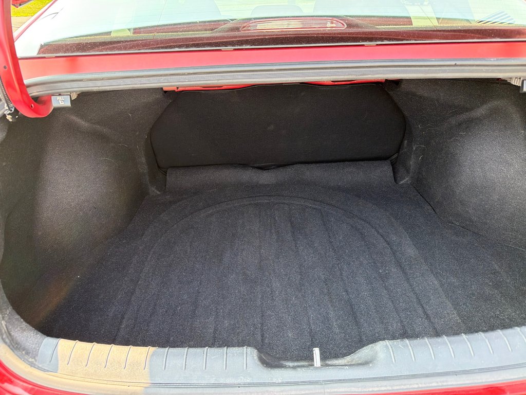 2022 Hyundai Elantra Preferred in Bathurst, New Brunswick - 9 - w1024h768px