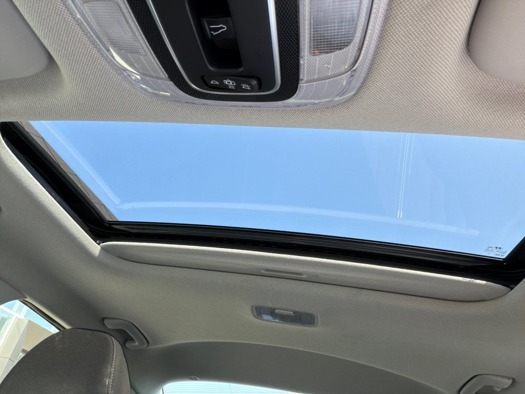 2022 Hyundai Elantra Preferred in Bathurst, New Brunswick - 13 - w1024h768px