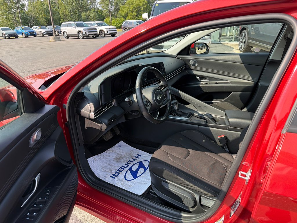 2022 Hyundai Elantra Preferred in Bathurst, New Brunswick - 5 - w1024h768px