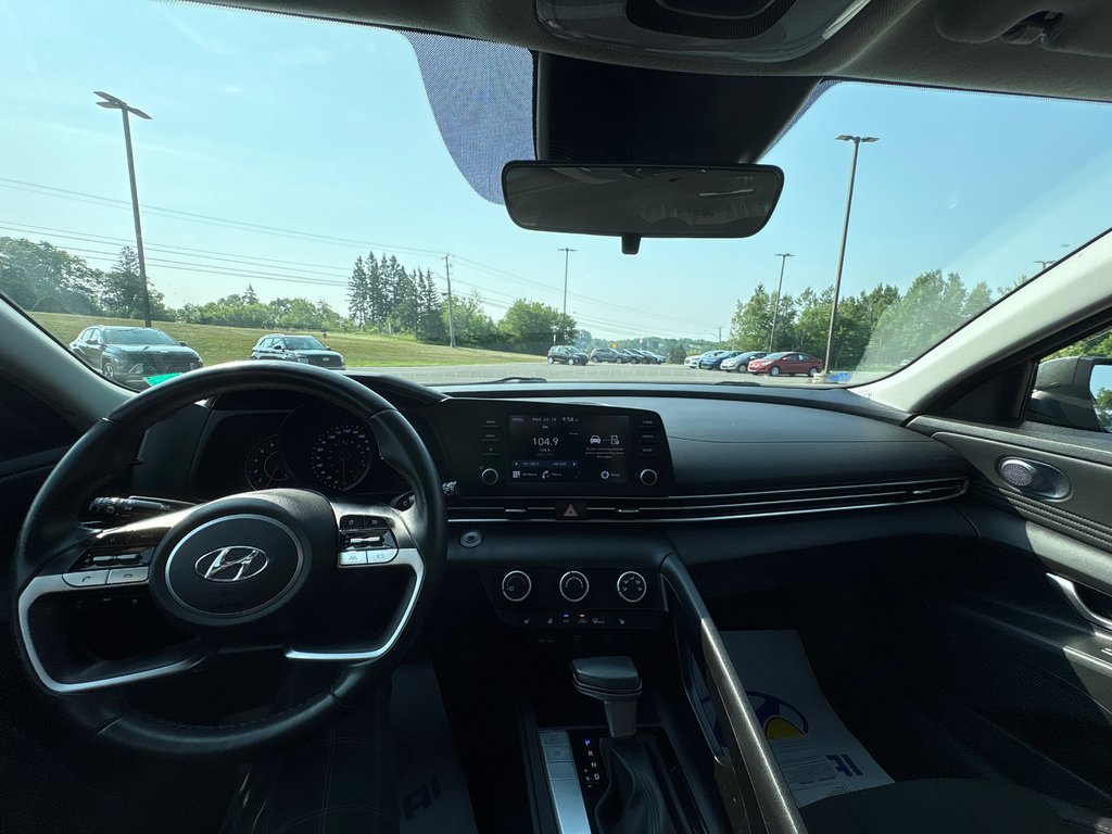 2023 Hyundai Elantra Preferred in Bathurst, New Brunswick - 19 - w1024h768px
