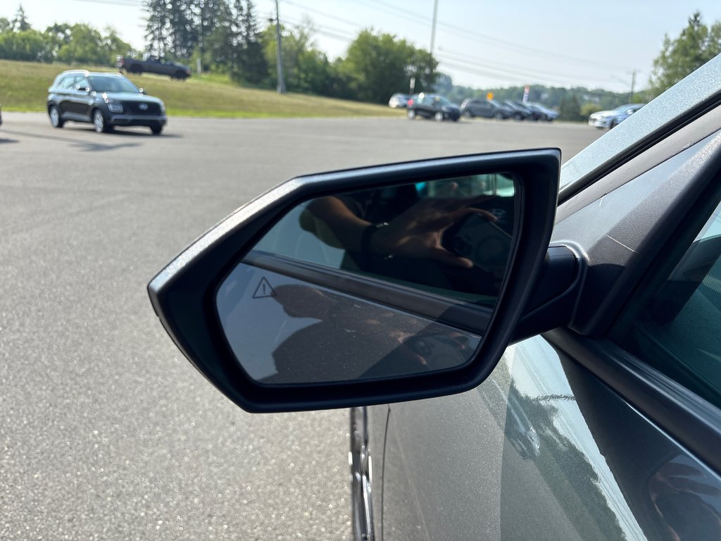 2023 Hyundai Elantra Preferred in Bathurst, New Brunswick - 12 - w1024h768px
