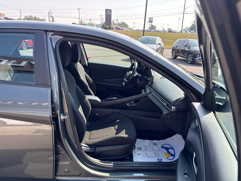 2023 Hyundai Elantra Preferred in Bathurst, New Brunswick - 25 - w1024h768px