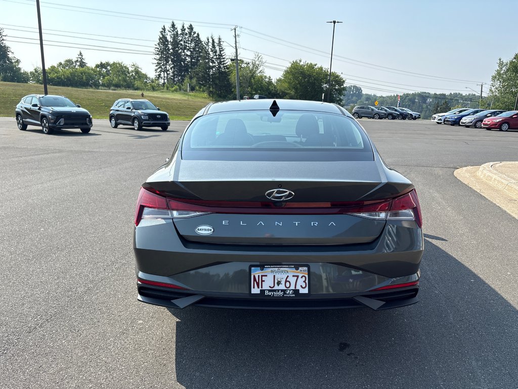 2023 Hyundai Elantra Preferred in Bathurst, New Brunswick - 7 - w1024h768px