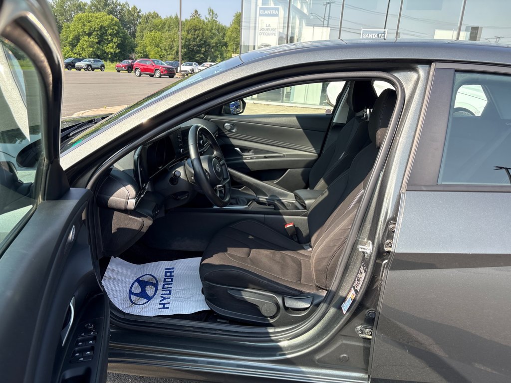 2023 Hyundai Elantra Preferred in Bathurst, New Brunswick - 23 - w1024h768px