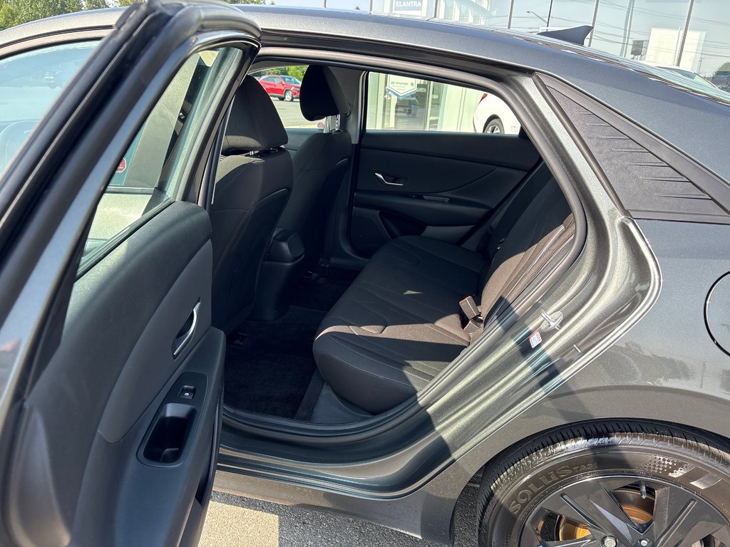 2023 Hyundai Elantra Preferred in Bathurst, New Brunswick - 24 - w1024h768px
