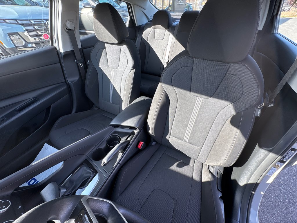 2023 Hyundai Elantra Essential in Bathurst, New Brunswick - 17 - w1024h768px